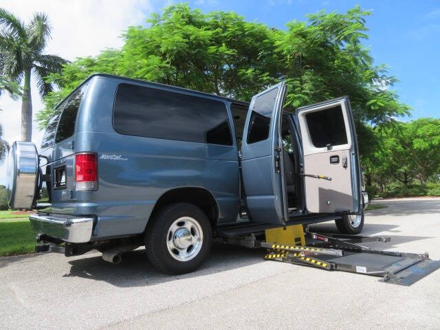 2013 Ford E-Series E-150 XLT