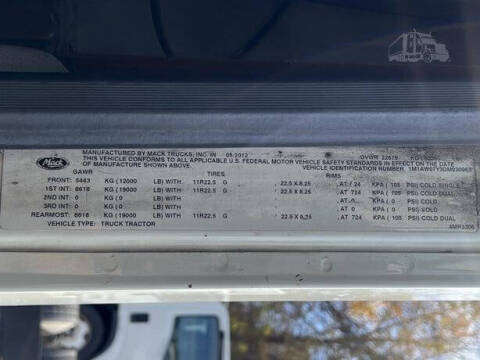 2013 Mack Pinnacle