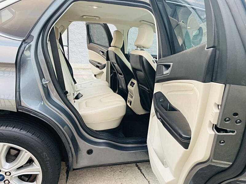 2022 Ford Edge Titanium