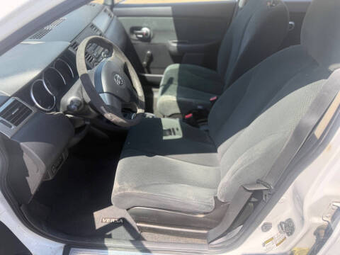 2011 Nissan Versa 1.8 S