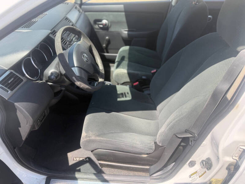 2011 Nissan Versa 1.8 S