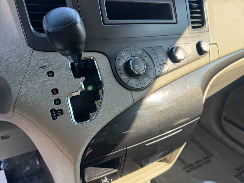 2014 Toyota Sienna L 7-Passenger