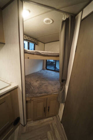 2021 Cruiser RV shadow  Cruiser