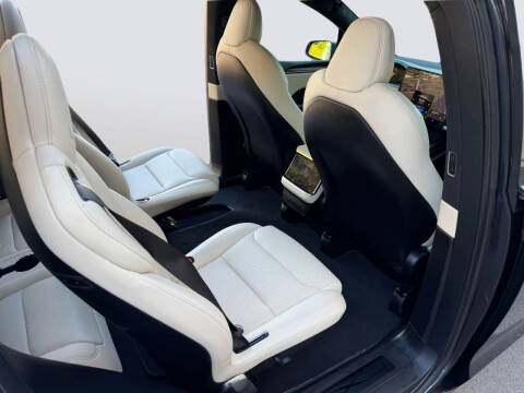 2023 Tesla Model X Standard Range