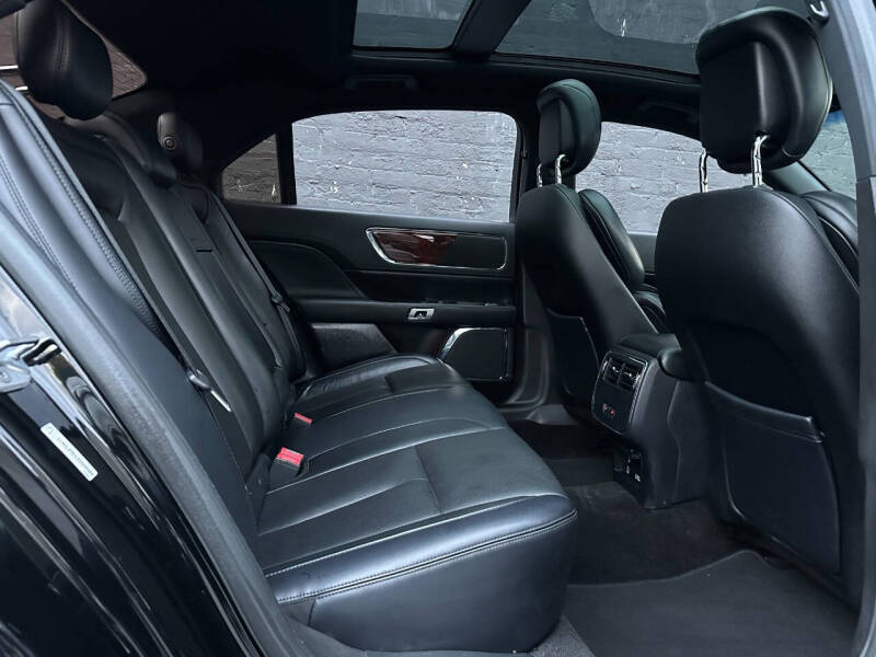 2018 Lincoln Continental Select