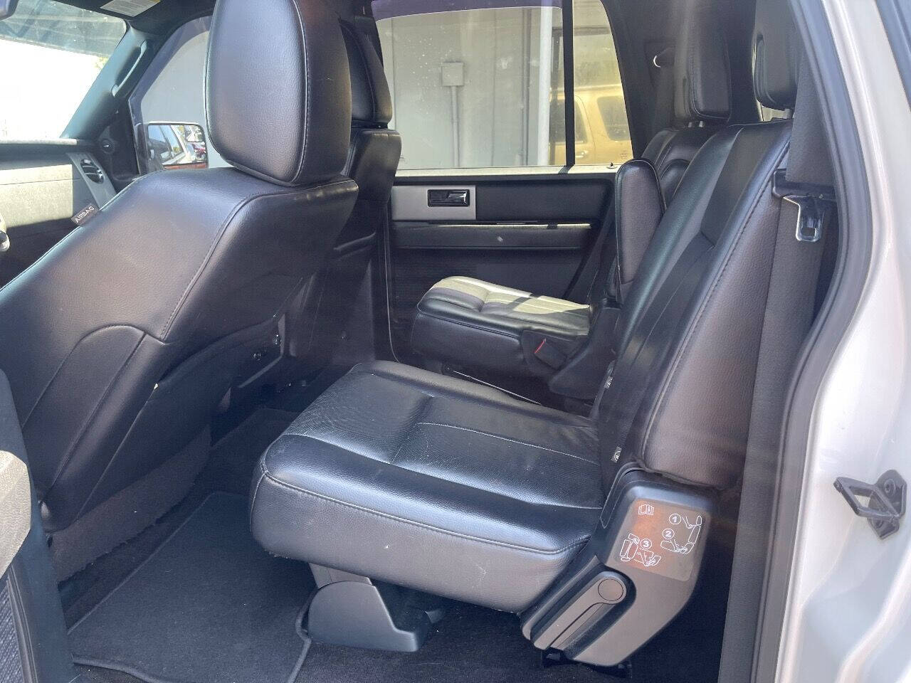 2015 Ford Expedition EL  - $18,900