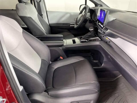 2025 Toyota Sienna XSE 7-Passenger