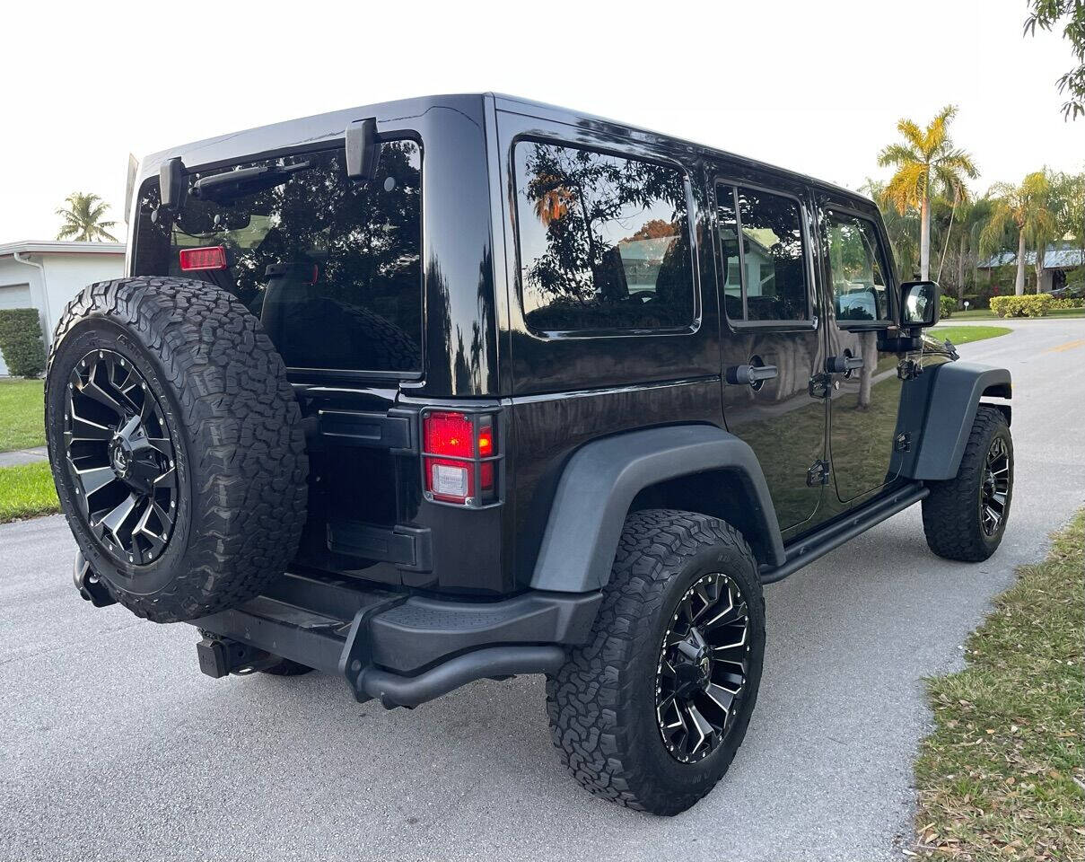 2013 Jeep Wrangler Unlimited  - $18,255