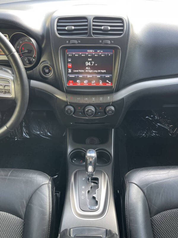 2018 Dodge Journey Crossroad