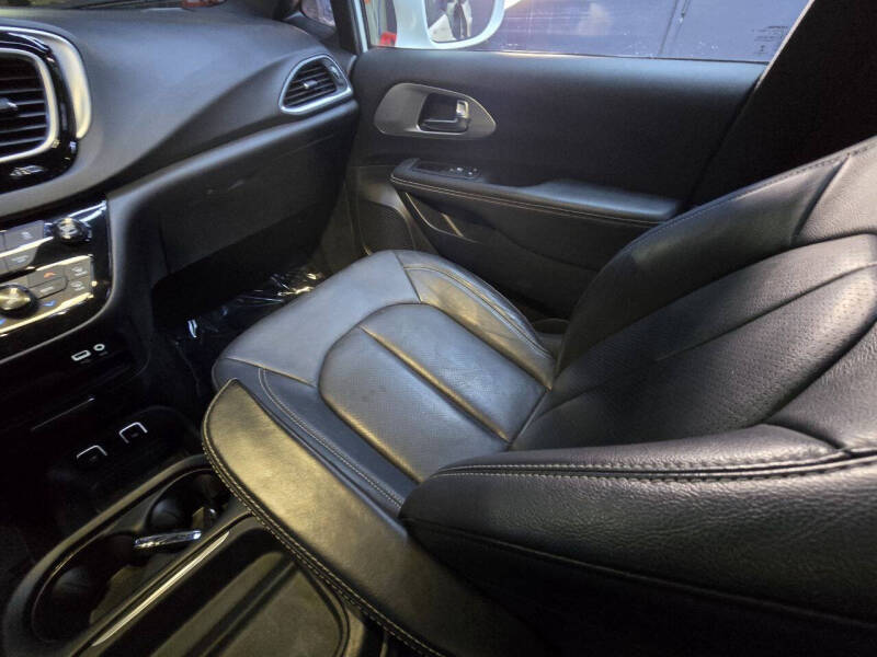 2019 Chrysler Pacifica Hybrid Touring L 35th Anniversary