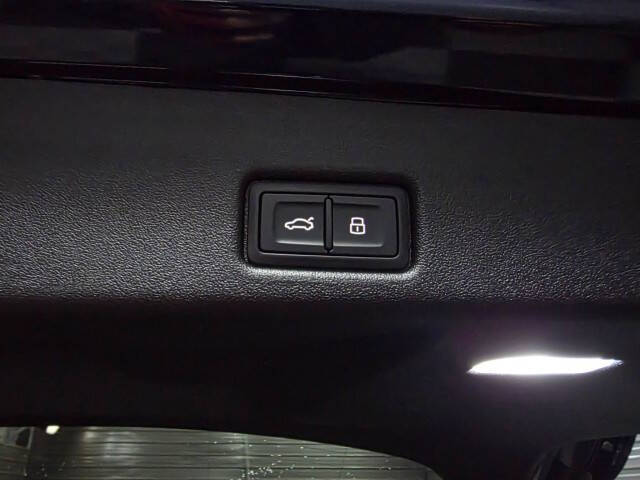 2025 Audi Q5 quattro Prestige TFSI