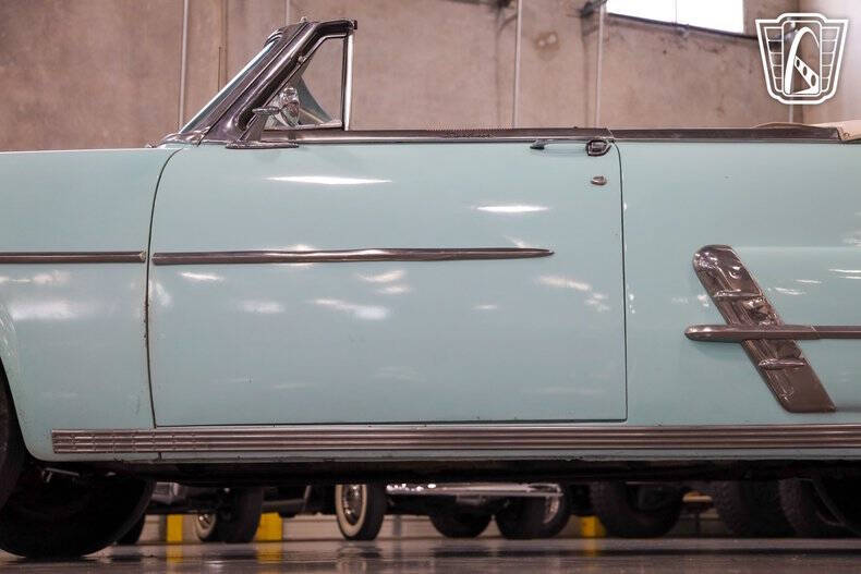 1953 Ford Crestline