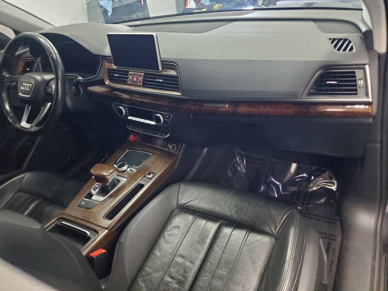 2018 Audi Q5 2.0T quattro Premium Plus