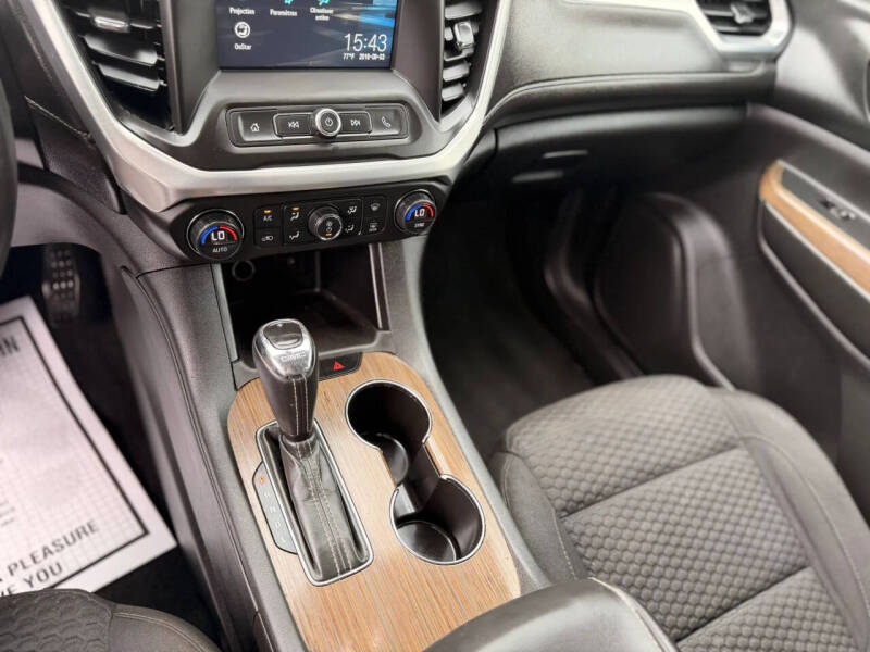 2017 GMC Acadia SLE-1