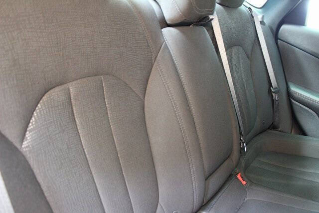 2015 Chrysler 200 LX