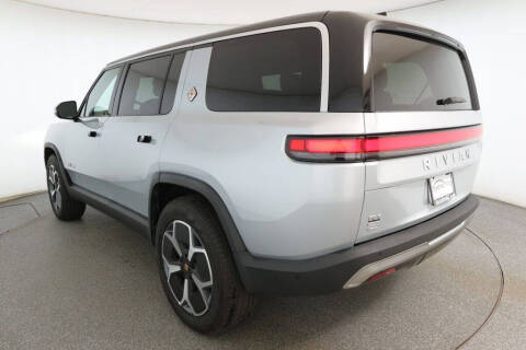 2023 Rivian R1S