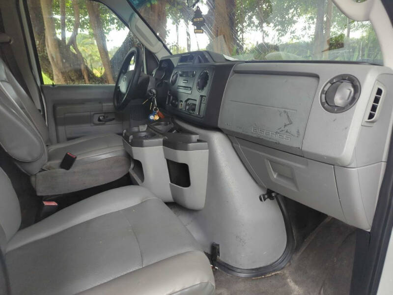 2011 Ford E-Series E-250