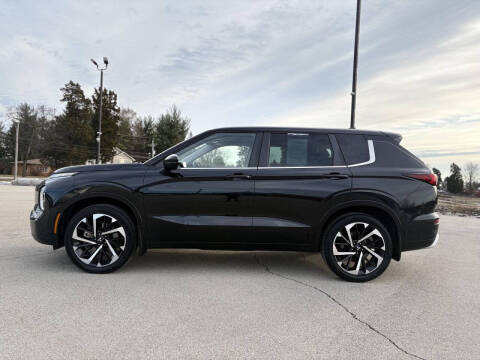 2023 Mitsubishi Outlander SE