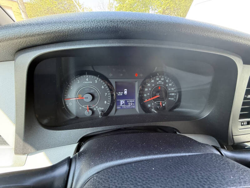 2017 Toyota Sienna LE 7-Passenger Auto Access Seat