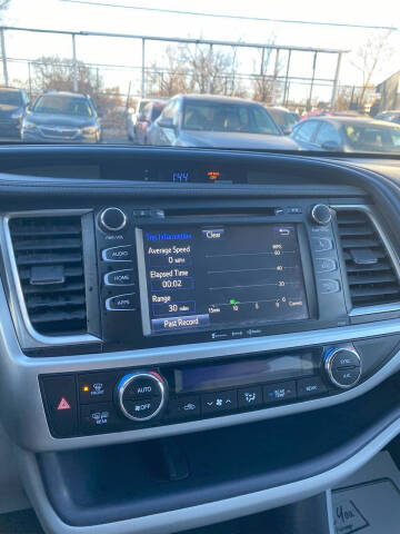 2016 Toyota Highlander LE