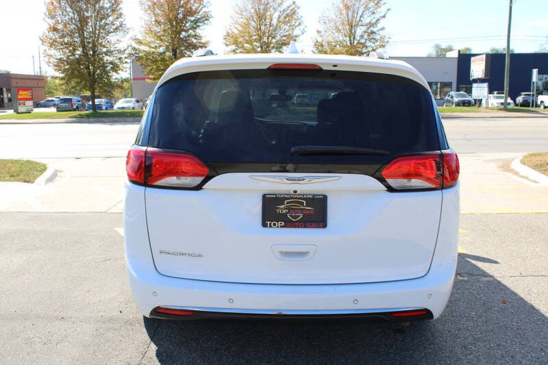 2018 Chrysler Pacifica Touring L Plus