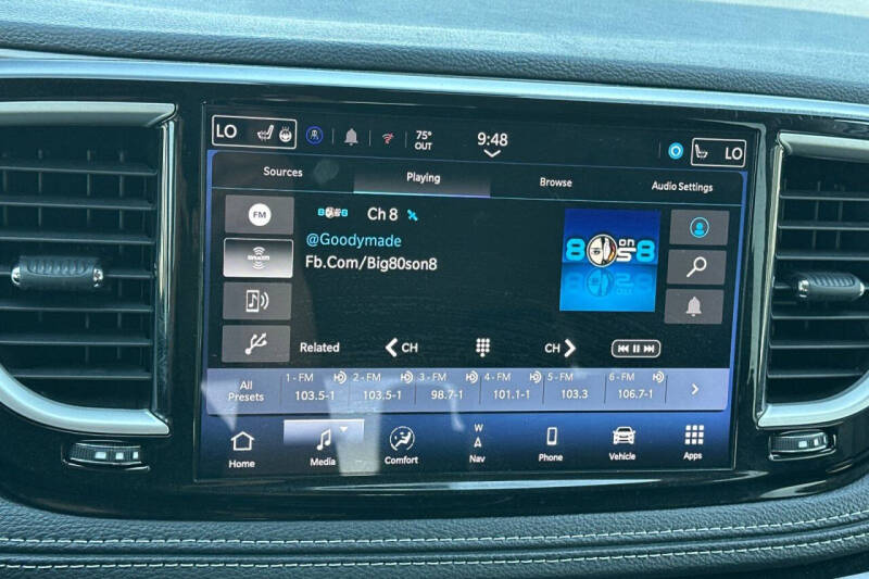 2024 Chrysler Pacifica Plug-In Hybrid Select