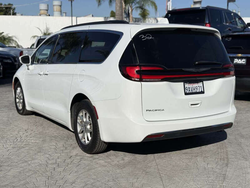 2022 Chrysler Pacifica Touring L