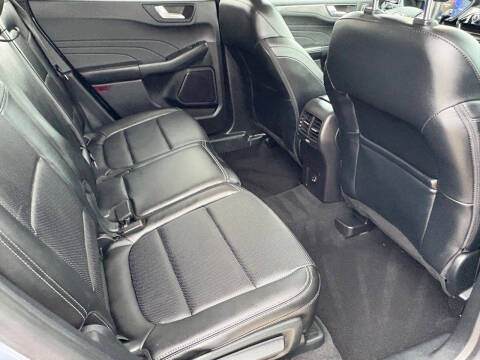 2022 Ford Escape Titanium