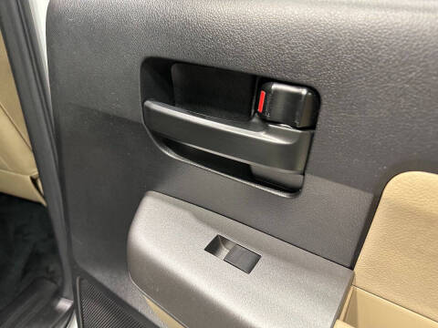 2016 Toyota Sequoia SR5