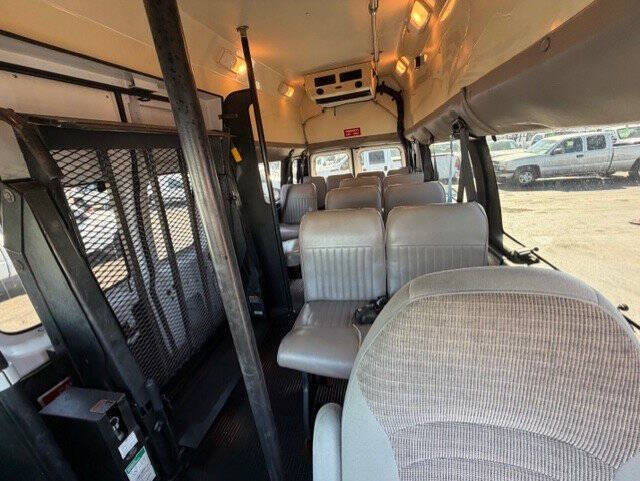 2001 Ford E-Series E-350 SD