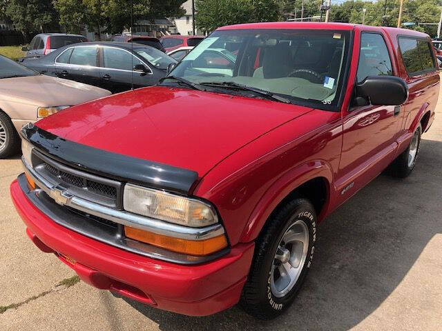 1998 Chevrolet S-10 for sale at Extreme Auto Plaza in Des Moines, IA