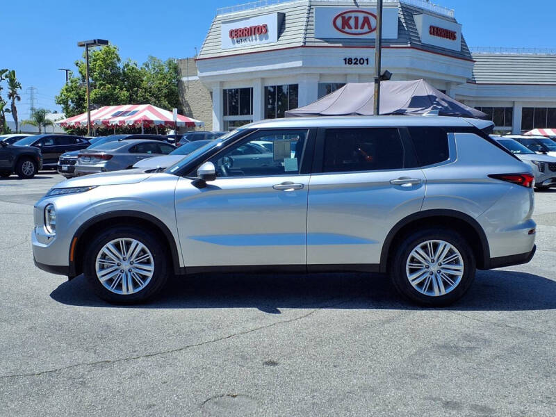 2024 Mitsubishi Outlander ES