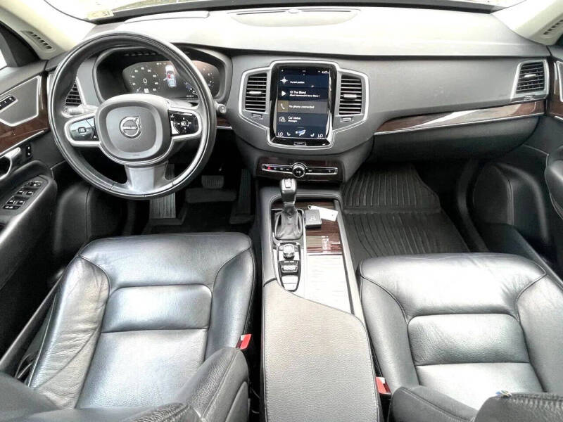 2019 Volvo XC90 T6 Momentum