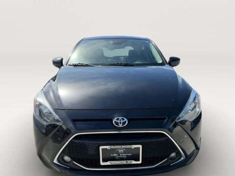2020 Toyota Yaris Hatchback LE