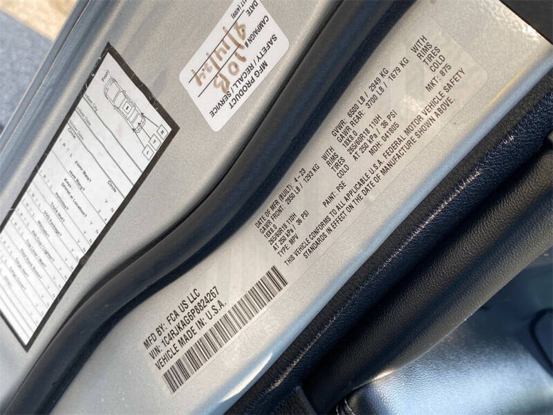 2023 Jeep Grand Cherokee L Laredo