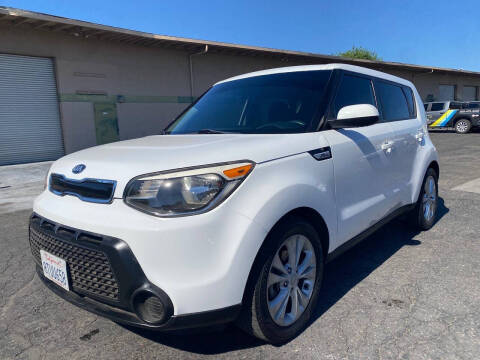 2015 Kia Soul +