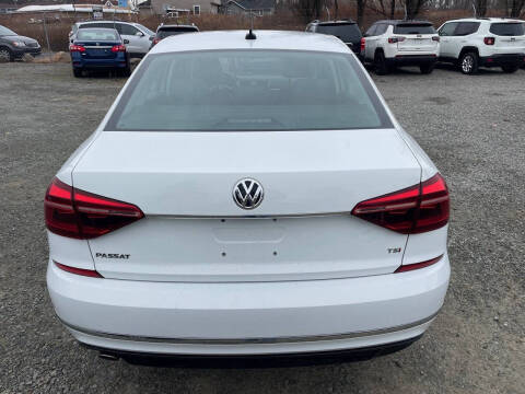 2017 Volkswagen Passat 1.8T R-Line