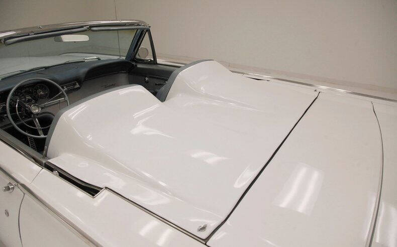 1962 Ford Thunderbird