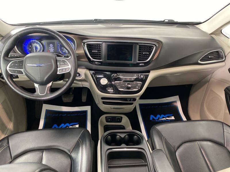 2020 Chrysler Voyager LXi