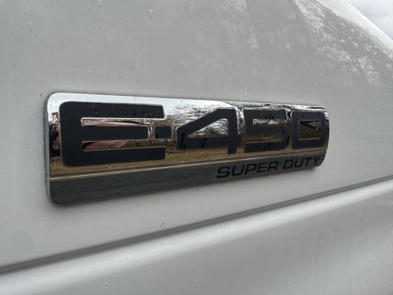 2010 Ford E-Series E-450 SD