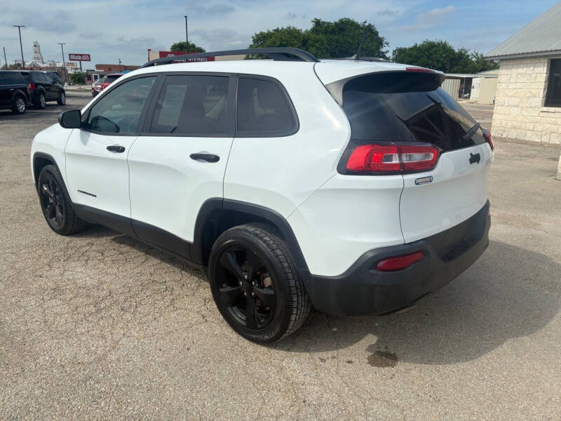 2017 Jeep Cherokee Sport