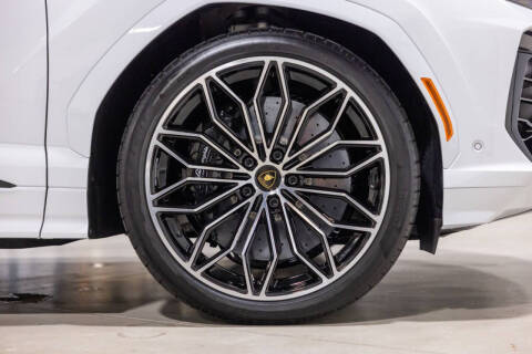 2025 Lamborghini Urus SE