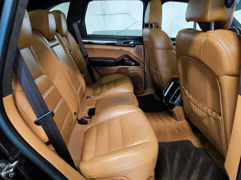 2016 Porsche Cayenne GTS