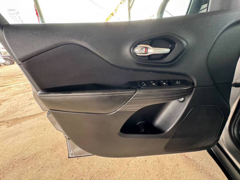 2015 Jeep Cherokee Sport