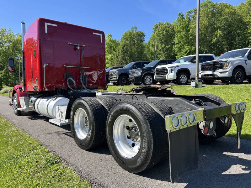 2015 Peterbilt 579 Sleeper Tractor