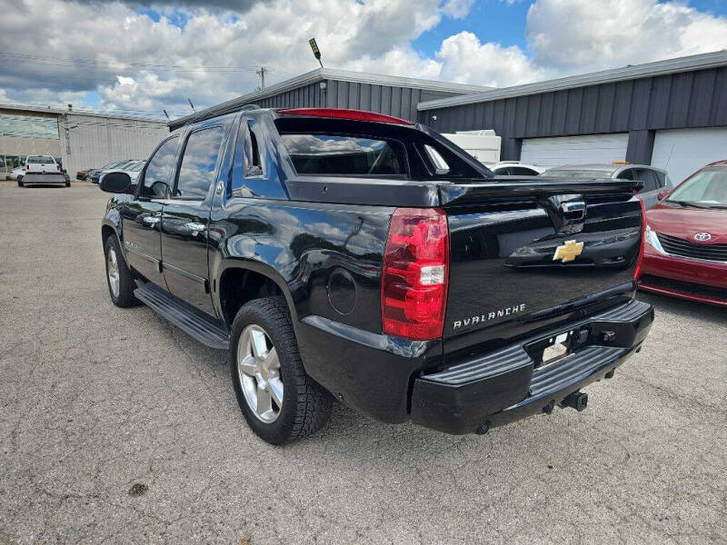 2013 Chevrolet Avalanche LT Black Diamond