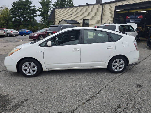 2008 Toyota Prius for sale at QUEENSGATE AUTO SALES in York, PA