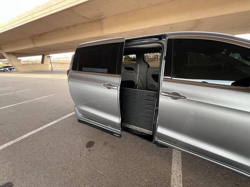 2020 Chrysler Pacifica Touring