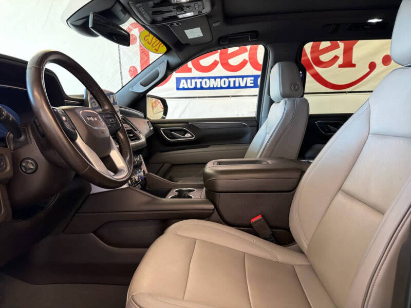 2023 GMC Yukon XL SLT