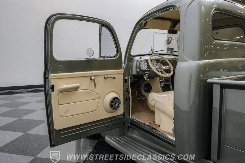 1951 Ford F-100